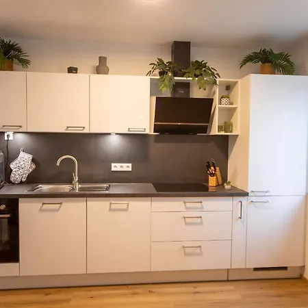 P-hosting Bohostyle Rv1